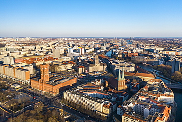 View of Rotes Rathaus (City town hall) and Nikolaiviertel (St. Nicolas Church Quarter) in Berlin Mitte, Berlin, Germany, Europe