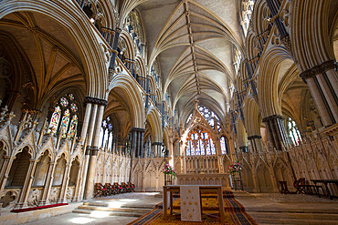 The 14th century Angel Choir and high altar of Lincoln Cathedral, Lincoln, Lincolnshire, England, United Kingdom, Europe