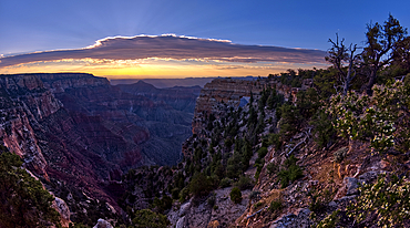 Angels Window at Cape Royal on the North Rim of Grand Canyon at sunrise, Grand Canyon National Park, UNESCO World Heritage Site, Arizona, United States of America, North America