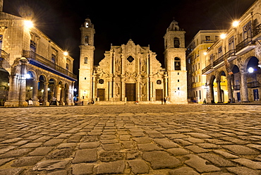 Plaza de la Catedral (Plaza of the Cathedral) in Habana Vieja (Old Havana) at night, UNESCO World Heritage Site, Havana, Cuba, West Indies, Caribbean, Central America