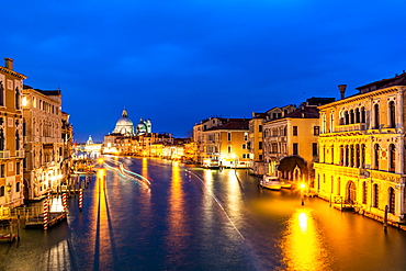 Grand Canal and Basilica Santa Maria della Salute, Venice, UNESCO World Heritage Site, Veneto, Italy, Europe