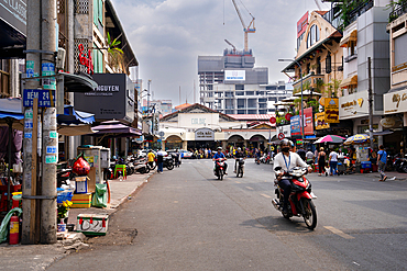 Exterior of the Ben Thanh Market, Ho Chi Minh City, Vietnam, Indochina, Southeast Asia, Asia