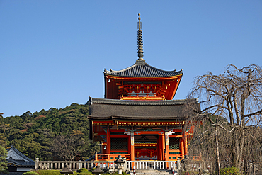 Kiyomizu-dera Buddhist Temple west gate in Kyoto, UNESCO World Heritage Site, Honshu, Japan, Asia