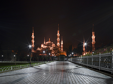 Sultanahmet Camii (Blue Mosque) illuminated at night, UNESCO World Heritage Site, Istanbul, Turkey, Europe