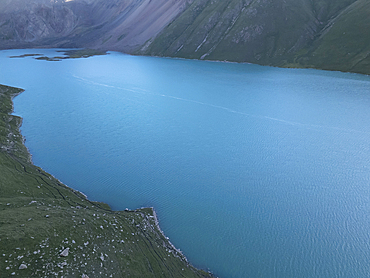 Kol-Ukok Mountain Lake surrounded by green mountains under a blue sky, Kyrgyzstan, Central Asia, Asia