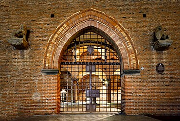 Palazzo Re Enzo gate by night, Bologna, Emilia Romagna, Italy, Europe