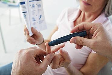 Test for diabetes elderly person