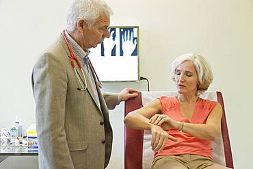 Rheumatology, eldery person