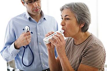 Breathing, spirometry elderly person.