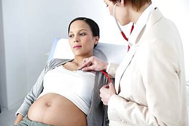 Auscultation, pregnant woman