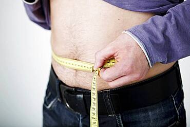 Man's waist circumference