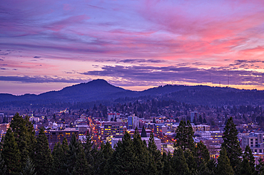 Eugene, Oregon: view from Skinner Butte to downtown to Spencers Butte.