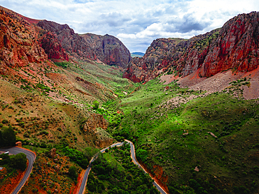 Noravank Monastery and the red mountains of Vayots Dzor, Armenia (Hayastan), Caucasus, Central Asia, Asia