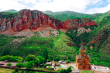 Noravank Monastery and the red mountains of Vayots Dzor, Armenia (Hayastan), Caucasus, Central Asia, Asia