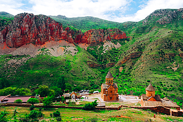 Noravank Monastery and the red mountains of Vayots Dzor, Armenia (Hayastan), Caucasus, Central Asia, Asia