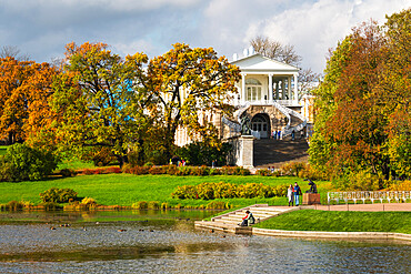 View towards Cameron Gallery, Catherine Park, Pushkin (Tsarskoye Selo), near St. Petersburg, Russia, Europe