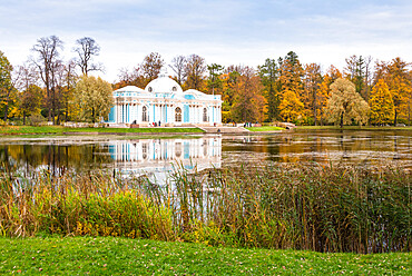 Grotto Pavilion reflected in the Great Pond, Catherine Park, Pushkin (Tsarskoye Selo), near St. Petersburg, Russia, Europe