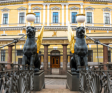 Griffons of the Bank Bridge (Bankovsky most), St. Petersburg, Russia, Europe