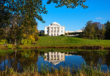 Pavlovsk Palace reflected in Slavyanka river, UNESCO World Heritage Site, Pavlovsk, near St. Petersburg, Russia, Europe