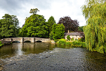 Sheepwash Bridge over River Wye, Ashford-in-the-Water, Derbyshire, England, United Kingdom, Europe