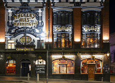 The Crown Hotel and Alehouse at night, Skelhorne Street, Liverpool, Merseyside, England, United Kingdom, Europe