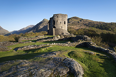 Dolbadarn Castle and the Llanberis Pass, Near Llanberis, Snowdonia National Park, Eryri, North Wales, UK