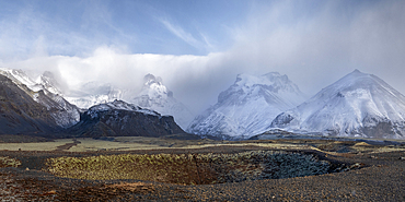 Háalda Natural Monument and Kettle Hole, Vatnajökull National Park, Southern Iceland, Europe, Mountains are LtoR: Sandfell, Kotarjokull, Slaga, Rotarfjallshnukur, Rotarfjall, Vedrastapi, Hrutsfjall & Godafjall