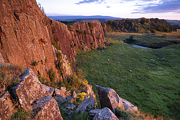 UNESCO World Heritage Site Hadrians Wall looking west along Walltown Crags, Hadrians Wall, near Haltwhistle, Northumberland National Park, Northumberland, England, UK