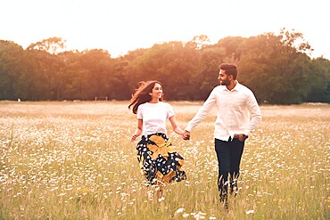 Young couple on romantic walk, United Kingdom, Europe