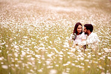 Young couple on romantic walk, United Kingdom, Europe