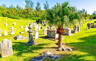 The Royal Navy Cemetery (The Glade), opened in 1812, containing over 1000 graves including 24 from World War I and 39 from WWII, managed by the Bermuda National Trust, Sandys Parish, Bermuda, Atlantic, North America