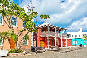 Old buildings in the historic King's Square, St. George's, original capital of the island, UNESCO World Heritage Site, Bermuda, Atlantic, North America