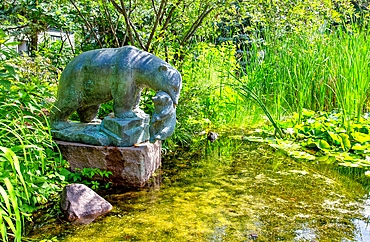 Leo Mol bear sculpture in the Leo Mol Sculpture Garden in Assiniboine Park, Winnipeg, Manitoba, Canada, North America