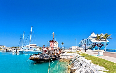 Vessels at King's Wharf terminal, the Royal Naval Dockyard, Sandys, Bermuda, North Atlantic, North America