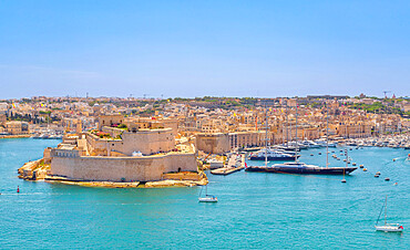 Fort St. Angelo, Grand Harbour, with the superyacht Maltese Falcon at anchor, Valletta, Malta, Mediterranean, Europe