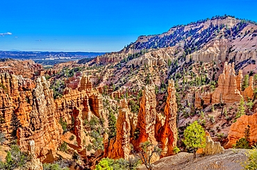 Fairyland Point in Bryce Canyon National Park, Utah, USA. The 7,800 foot high viewpoint overlooks a natural amphitheatre full of hoodoos.