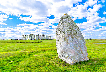 The Heel Stone and Stonehenge Prehistoric Monument, UNESCO World Heritage Site, near Amesbury, Wiltshire, England, United Kingdom, Europe