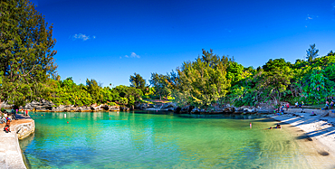 Admiralty House Park beach, Pembroke Parish, Bermuda, Atlantic, Central America. Once the park was the base for the local Royal Navy chief and the beach was used by Naval Officers.