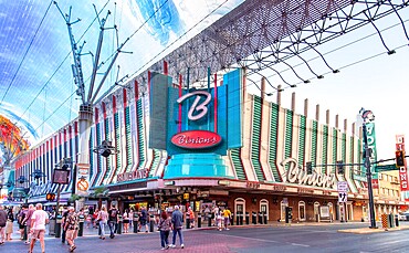 The popular Fremont Street Experience, Las Vegas, Nevada, United States of America, North America. Fremont Street was the original center of Las Vegas before The Strip became established. It was pedestrianised in 1994.