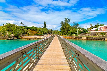 Bailey's Bay Footbridge, built in 2014, part of the Railway Trail used for hiking and cycling, following the disused railway track closed in 1948, Hamilton Parish, Bermuda, North Atlantic