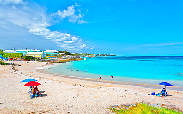 Beachgoers on John Smiths Bay, Smiths Parish, Bermuda, Atlantic, Central America