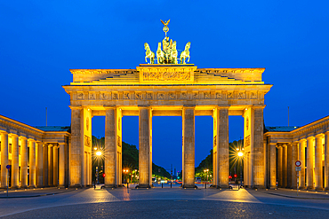 Brandenburg Gate at Pariser Platz Square at twilight, Berlin, Germany, Europe