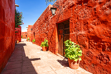 Red street of Monastery of Santa Catalina de Siena, UNESCO World Heritage Site, Arequipa, Arequipa Province, Arequipa Region, Peru, South America