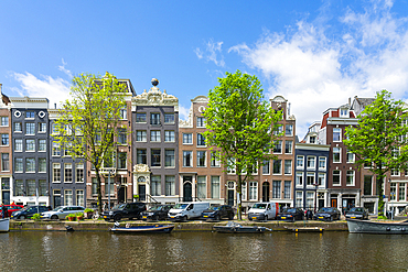 Houses by Singel canal, Amsterdam, The Netherlands