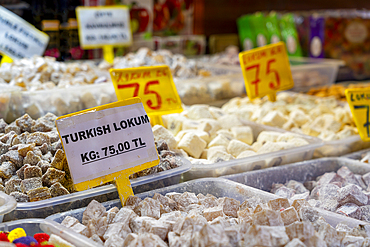 Detail of price tag of sweet Turkish dessert lokum (Turkish delight), Egyptian Bazaar (Spice Bazaar Market), Istanbul, Turkey, Europe