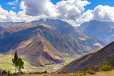 Mountains in Sacred Valley as seen from Huayllabamba viewpoint, Sacred Valley, Urubamba Province, Cusco Region, Peru, South America