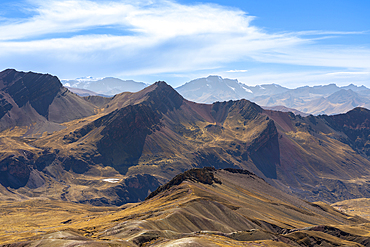 Valley and mountains in the Andes near Rainbow Mountain, Pitumarca District, Cusco (Cuzco) Region, Peru, South America