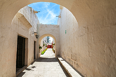 White section of Cloister and Monastery of Santa Catalina de Siena, UNESCO World Heritage Site, Arequipa, Peru, South America