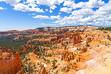 Scenic view of hoodoos and rock formations, Sunrise Point, Bryce Canyon National Park, Utah, USA