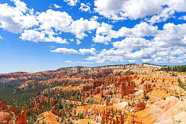 Scenic view of hoodoos and rock formations, Rim Trail near Sunrise Point, Bryce Canyon National Park, Utah, United States of America, North America